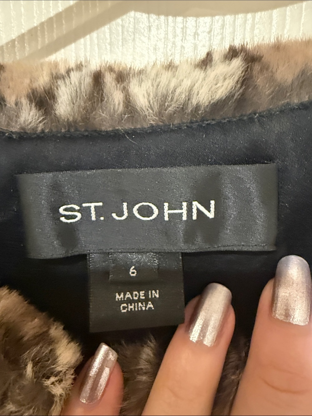 St. John Leopard Print Faux Fur Coat in Brown and Black - Picture 5 of 5